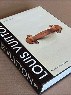 LOUIS VUITTON :The Birth of Modern Luxury Coffee Table Book NWOT